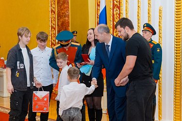 Оренбуржцы получили государственные награды